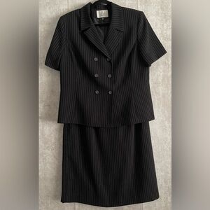 Le Suit Double Breasted Lined 2PC Black & White Pin Striped Skirt Suit Set Sz16P